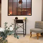 Notre Dame De By La Boite En Апартаменты Санлис